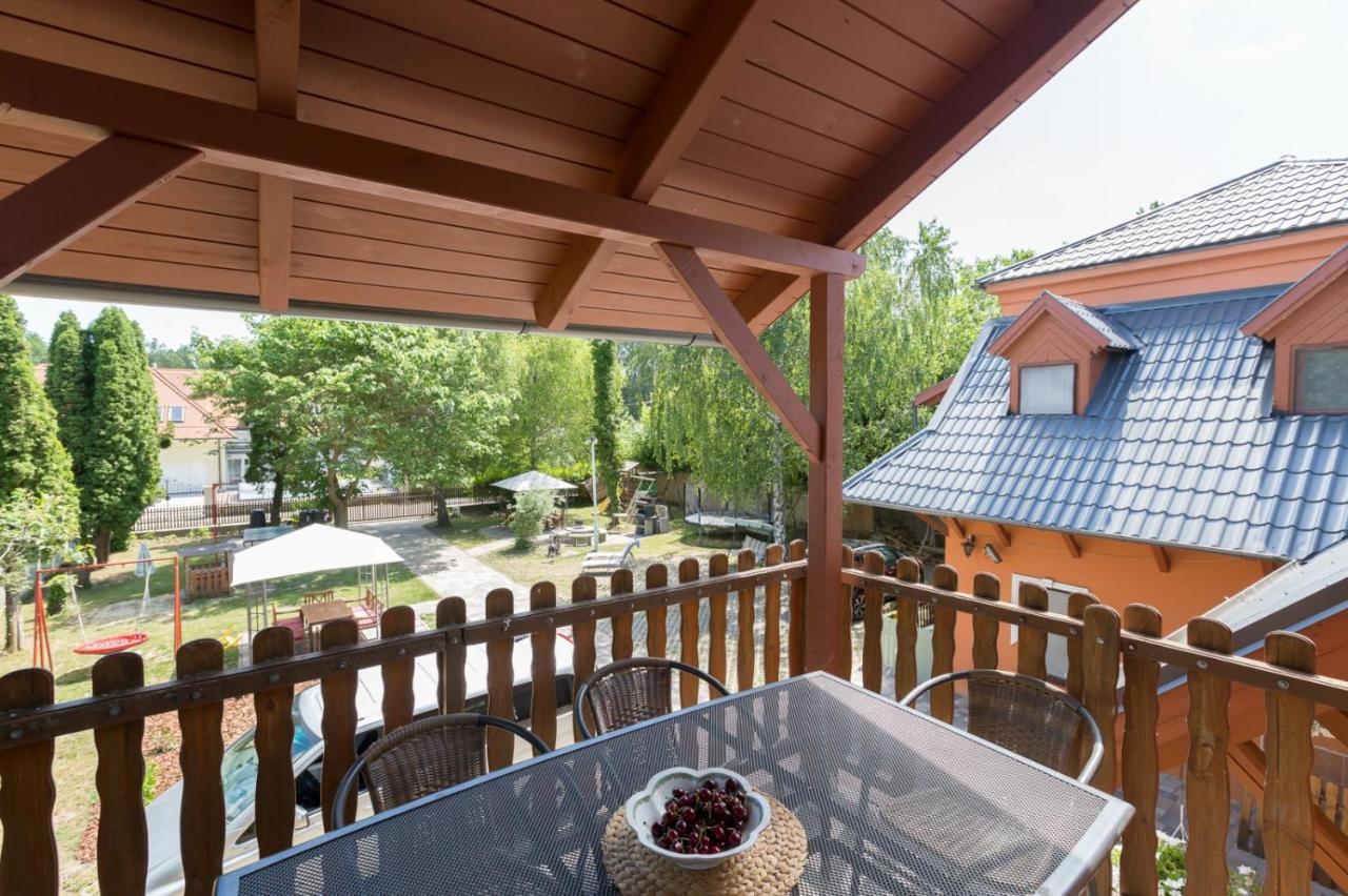 Holiday House Siófok Eksteriør bilde