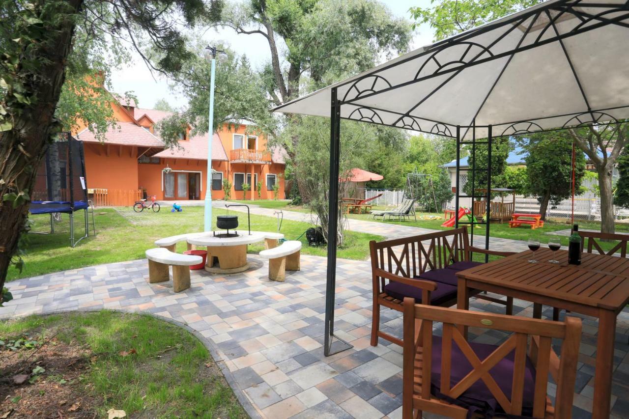 Holiday House Siófok Eksteriør bilde